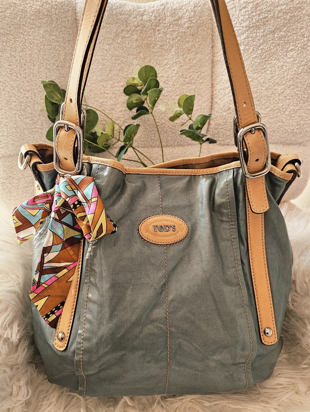 Tod's Amazing Tote In Silver Hardware
